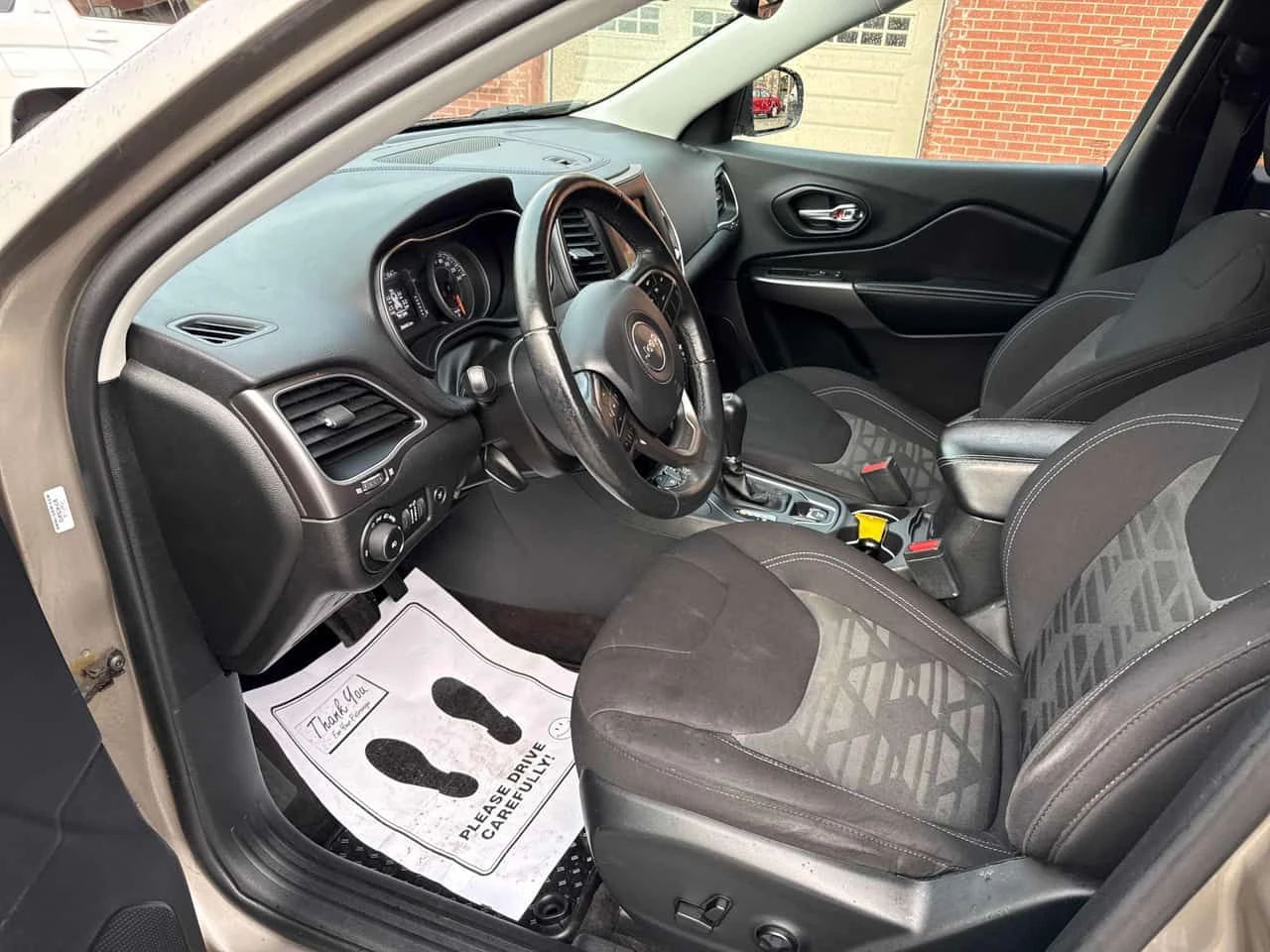 Jeep Cherokee * North * CARFAX * ПОДГРЕВИ+ ВОЛАН* КАМЕРА, снимка 11 - Автомобили и джипове - 53900789