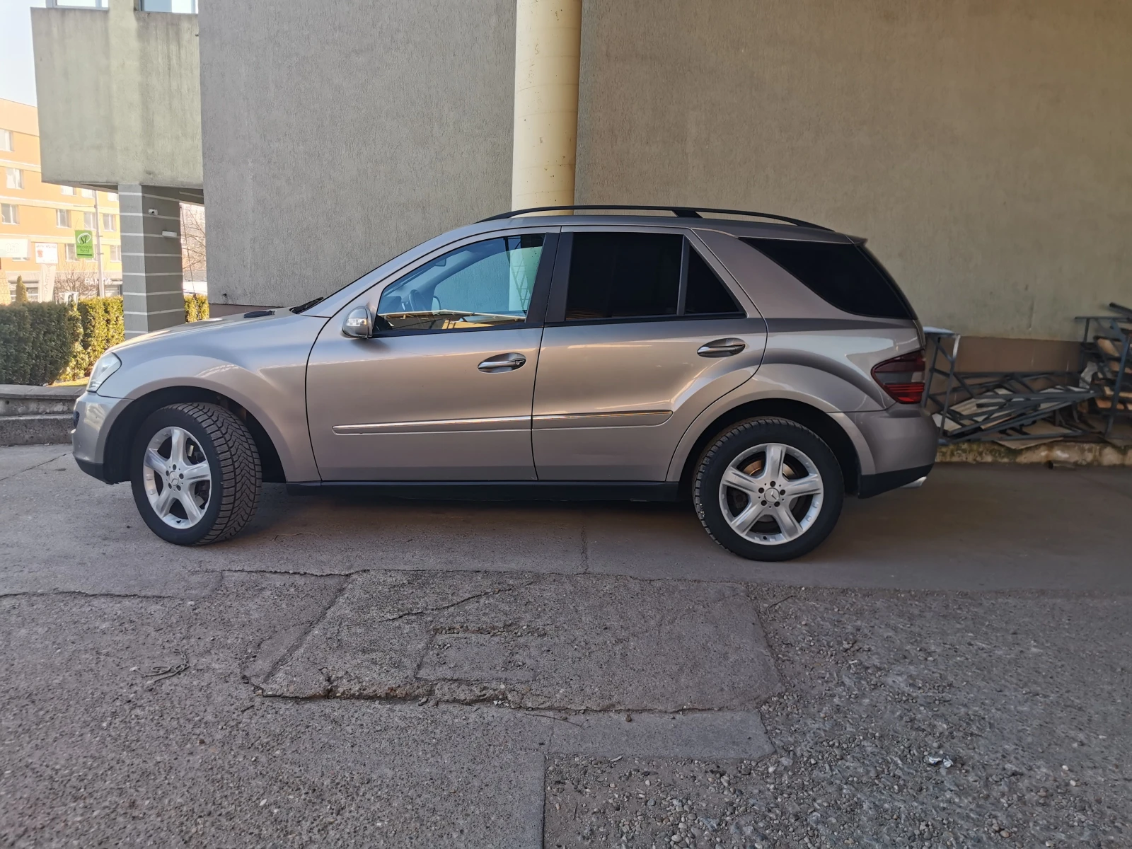 Mercedes-Benz ML 320, снимка 4 - Автомобили и джипове - 54561114