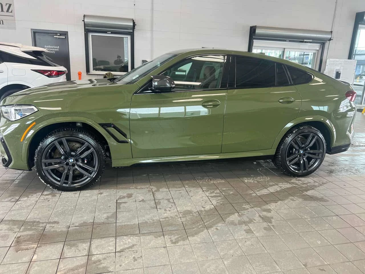 BMW X6 Competition/ FULL / ВСИЧКИ ЕКСТРИ ЗА МОДЕЛА !, снимка 2 - Автомобили и джипове - 54581529
