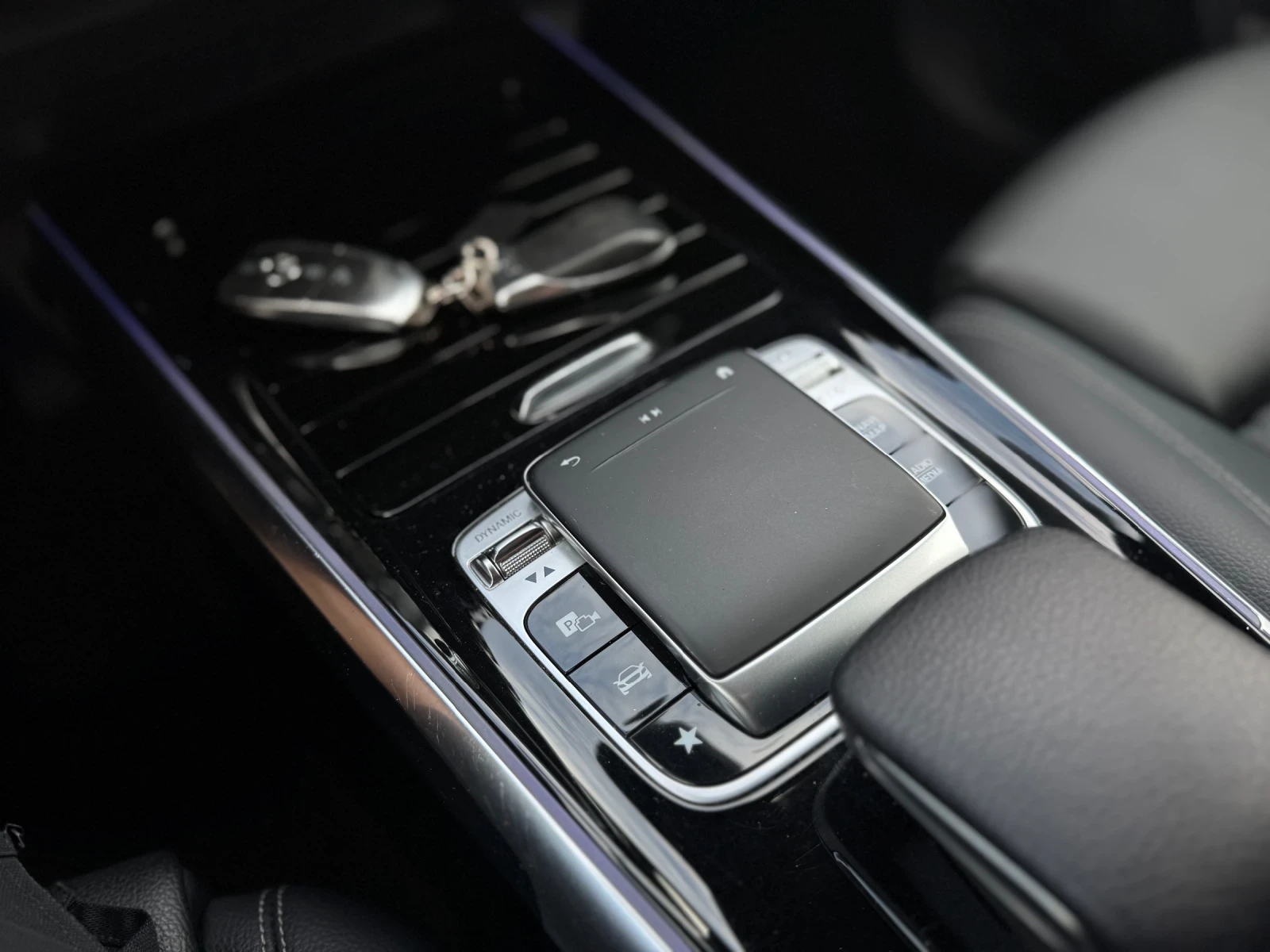 Mercedes-Benz GLB, снимка 16 - Автомобили и джипове - 54765498