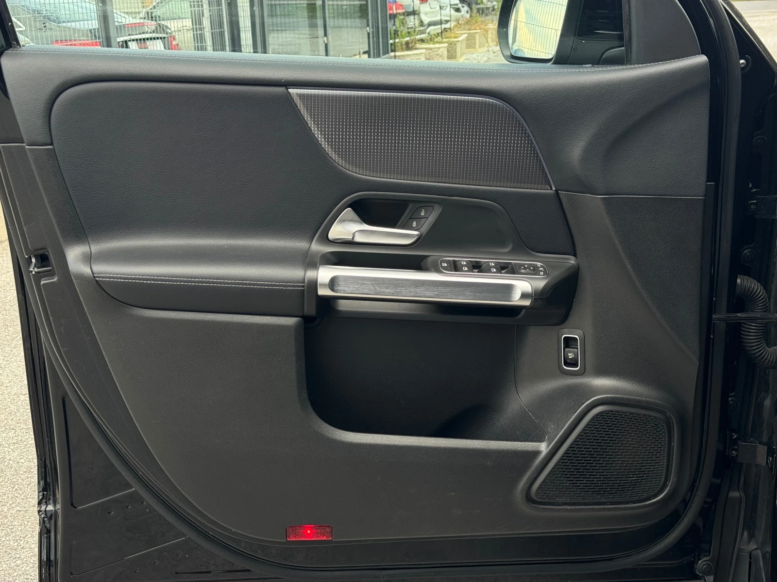 Mercedes-Benz GLB, снимка 9 - Автомобили и джипове - 54765498