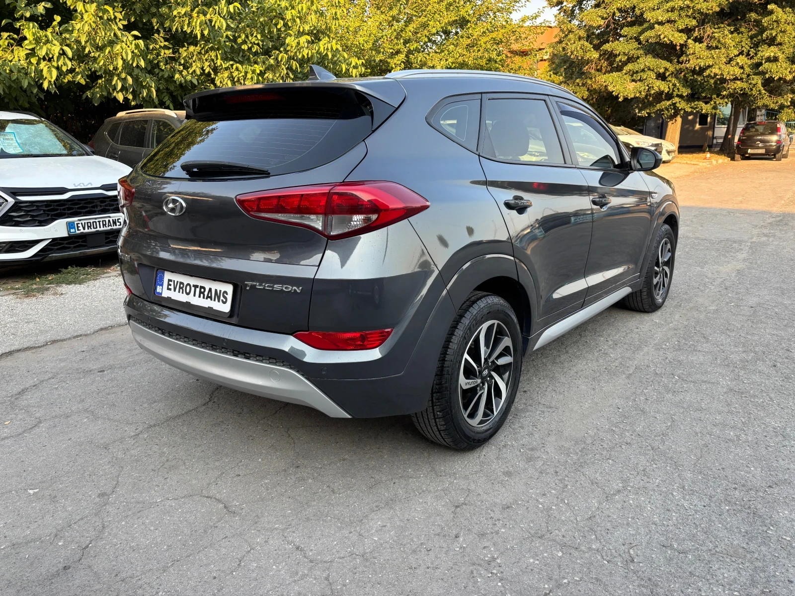 Hyundai Tucson 1, 7 CRDI Автоматик / NAVI/Камера /, снимка 6 - Автомобили и джипове - 56038364