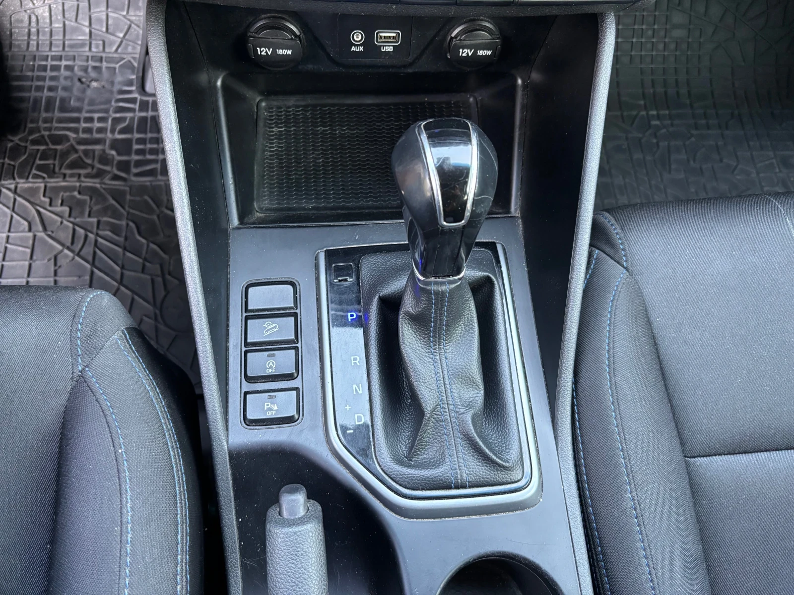Hyundai Tucson 1, 7 CRDI Автоматик / NAVI/Камера /, снимка 11 - Автомобили и джипове - 56038364