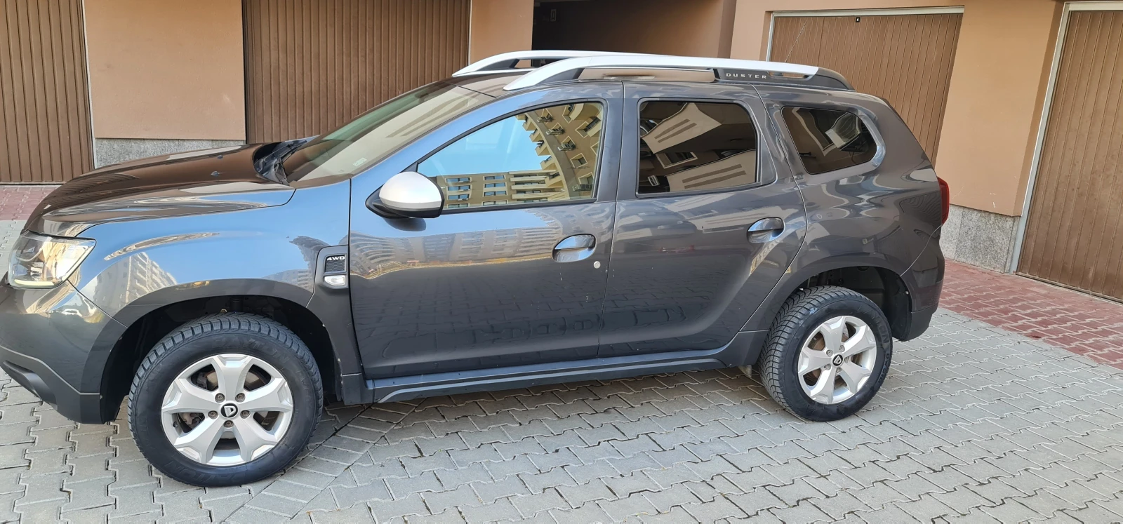 Dacia Duster, снимка 6 - Автомобили и джипове - 56196332