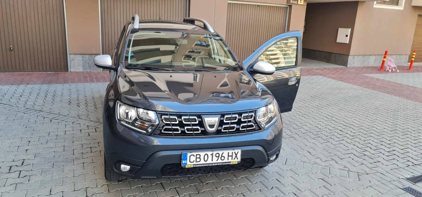 Dacia Duster, снимка 5 - Автомобили и джипове - 56196332