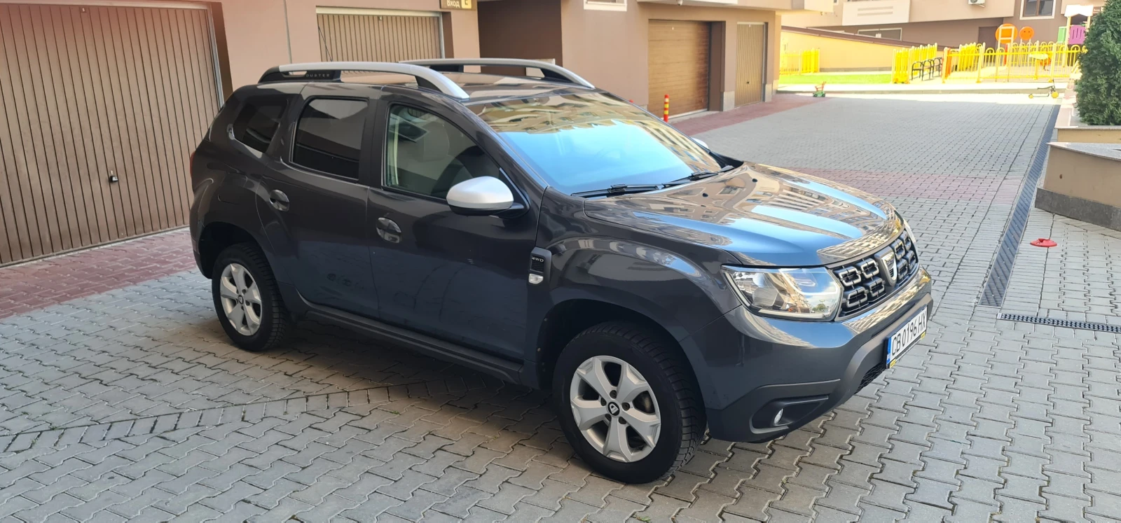 Dacia Duster, снимка 9 - Автомобили и джипове - 56196332