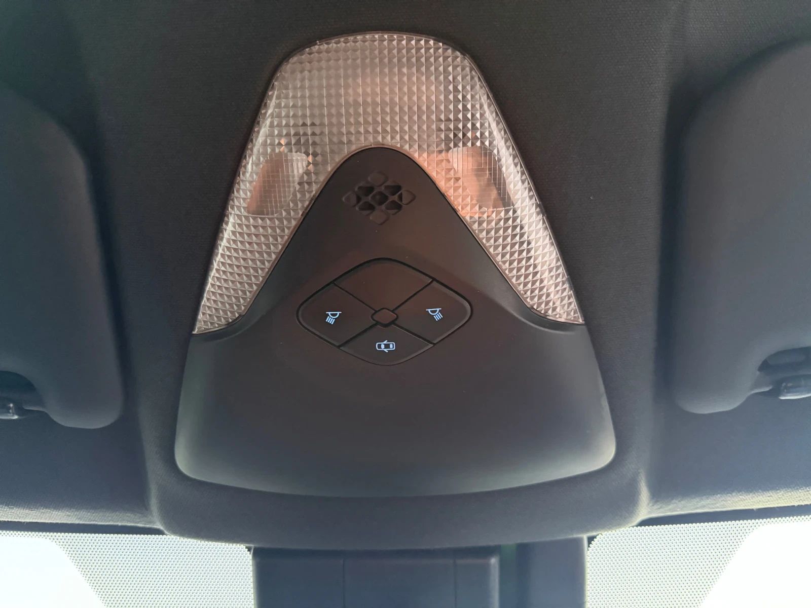 Toyota C-HR 1.8 Hybrid, снимка 10 - Автомобили и джипове - 56350095