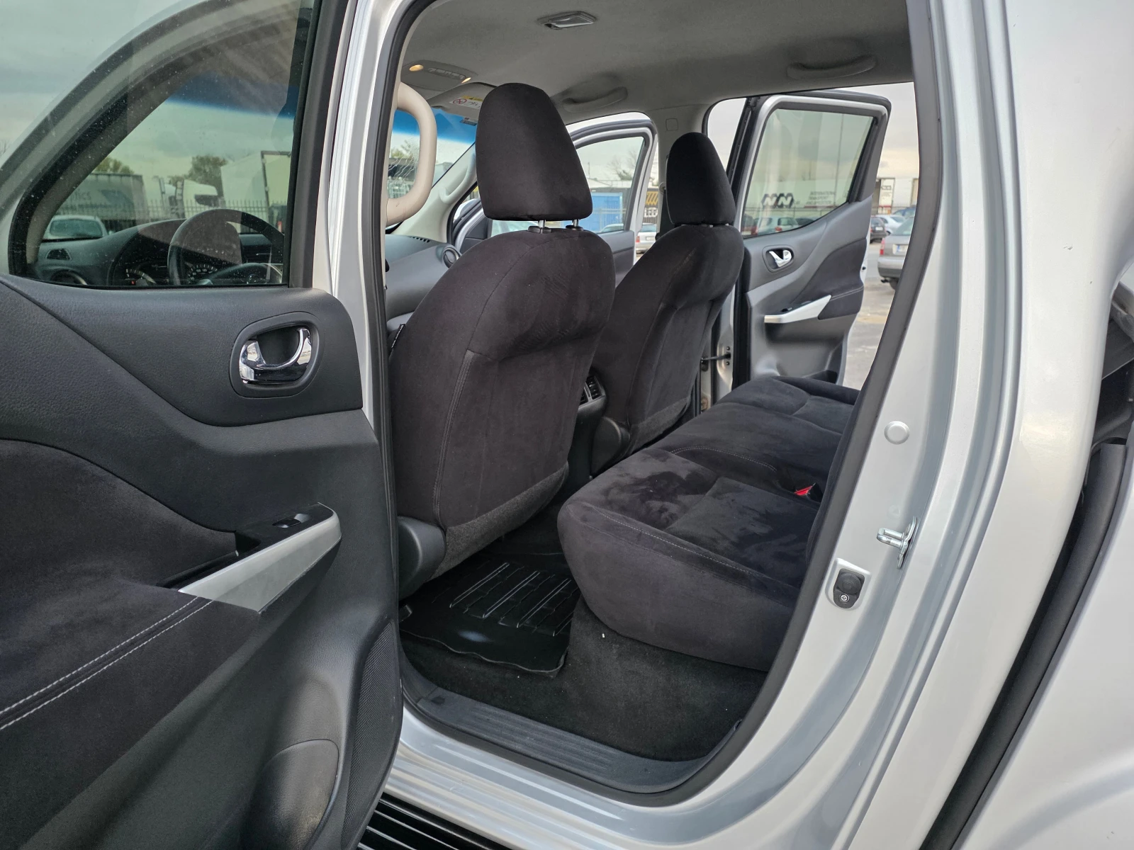 Nissan Navara 2, 3DCI-4x4-190kc, снимка 12 - Автомобили и джипове - 56741010