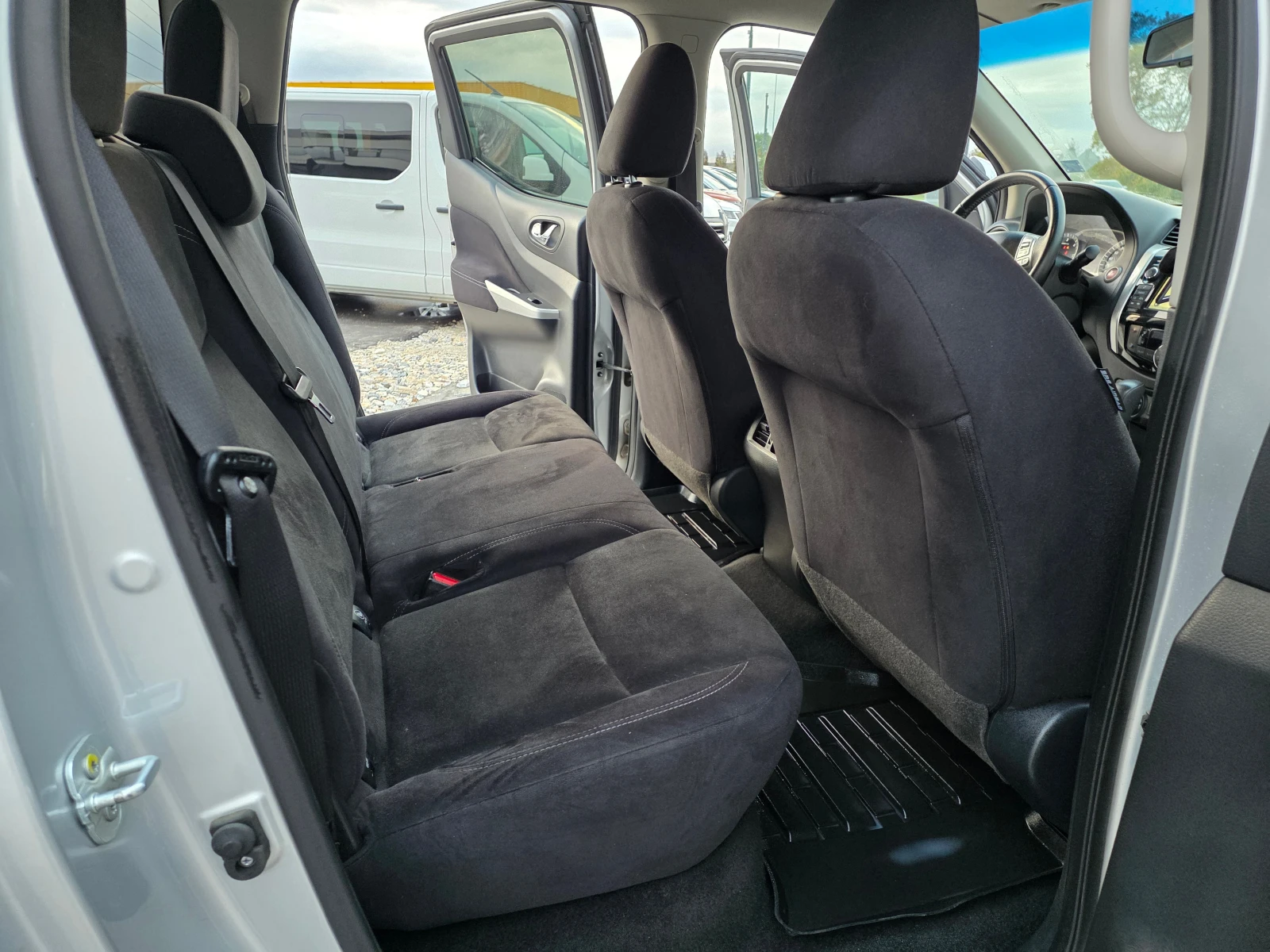 Nissan Navara 2, 3DCI-4x4-190kc, снимка 10 - Автомобили и джипове - 56741010