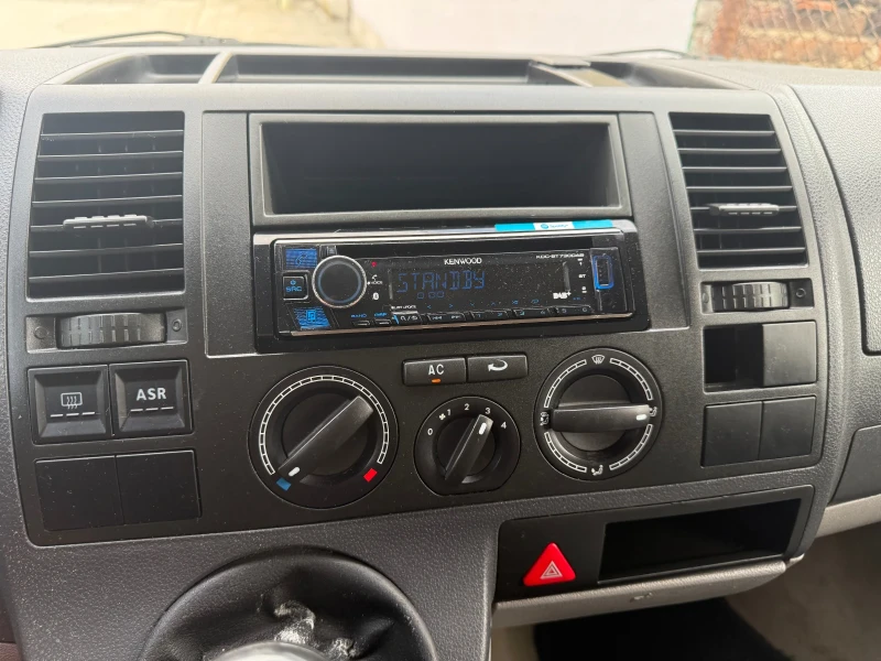 VW Transporter T5, 2.5TDI, L2, 5 местен, снимка 9 - Бусове и автобуси - 52544097