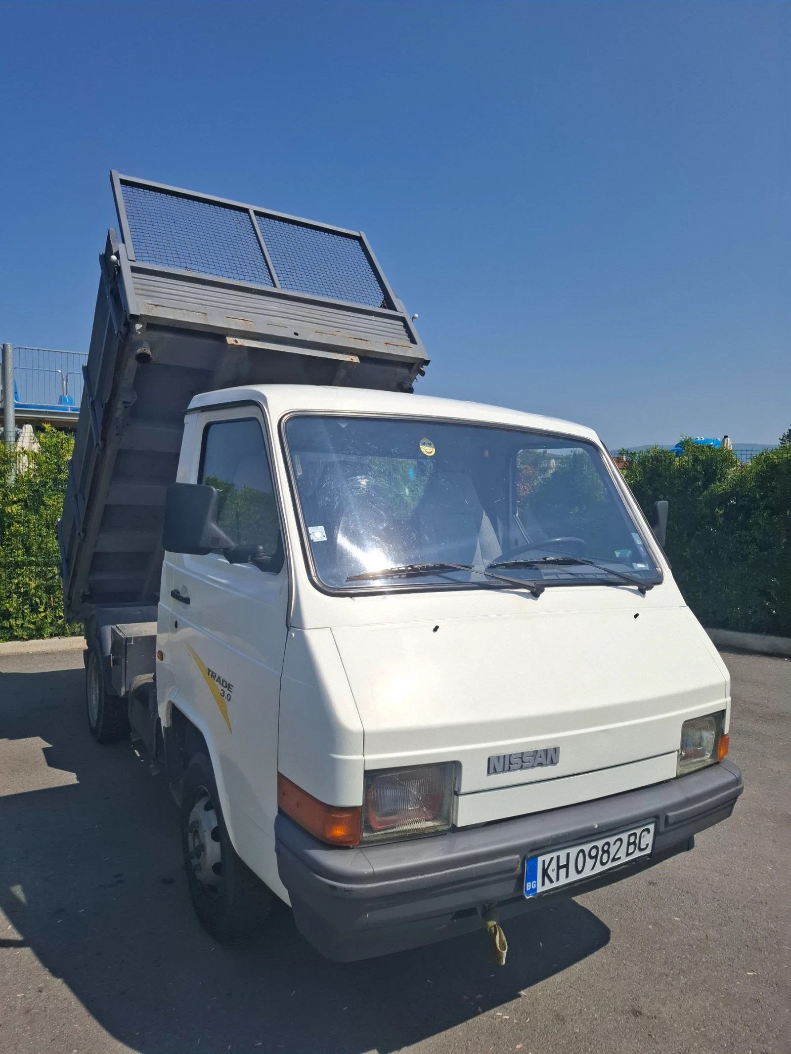 Nissan Trade, снимка 1