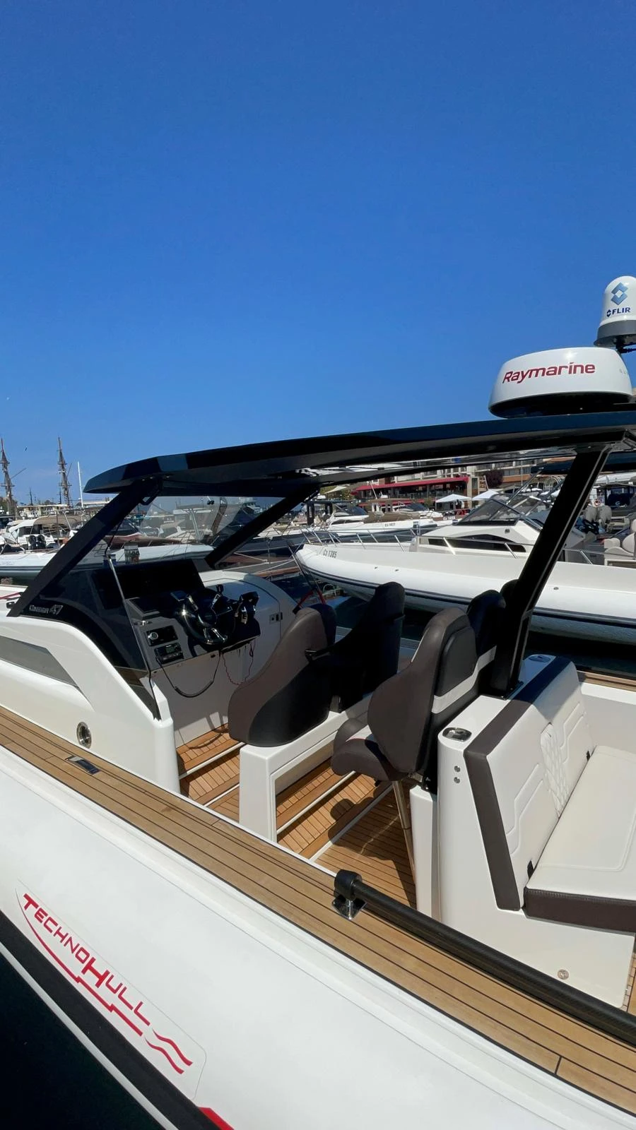 Надуваема лодка Technohull Omega 47 - изображение 7