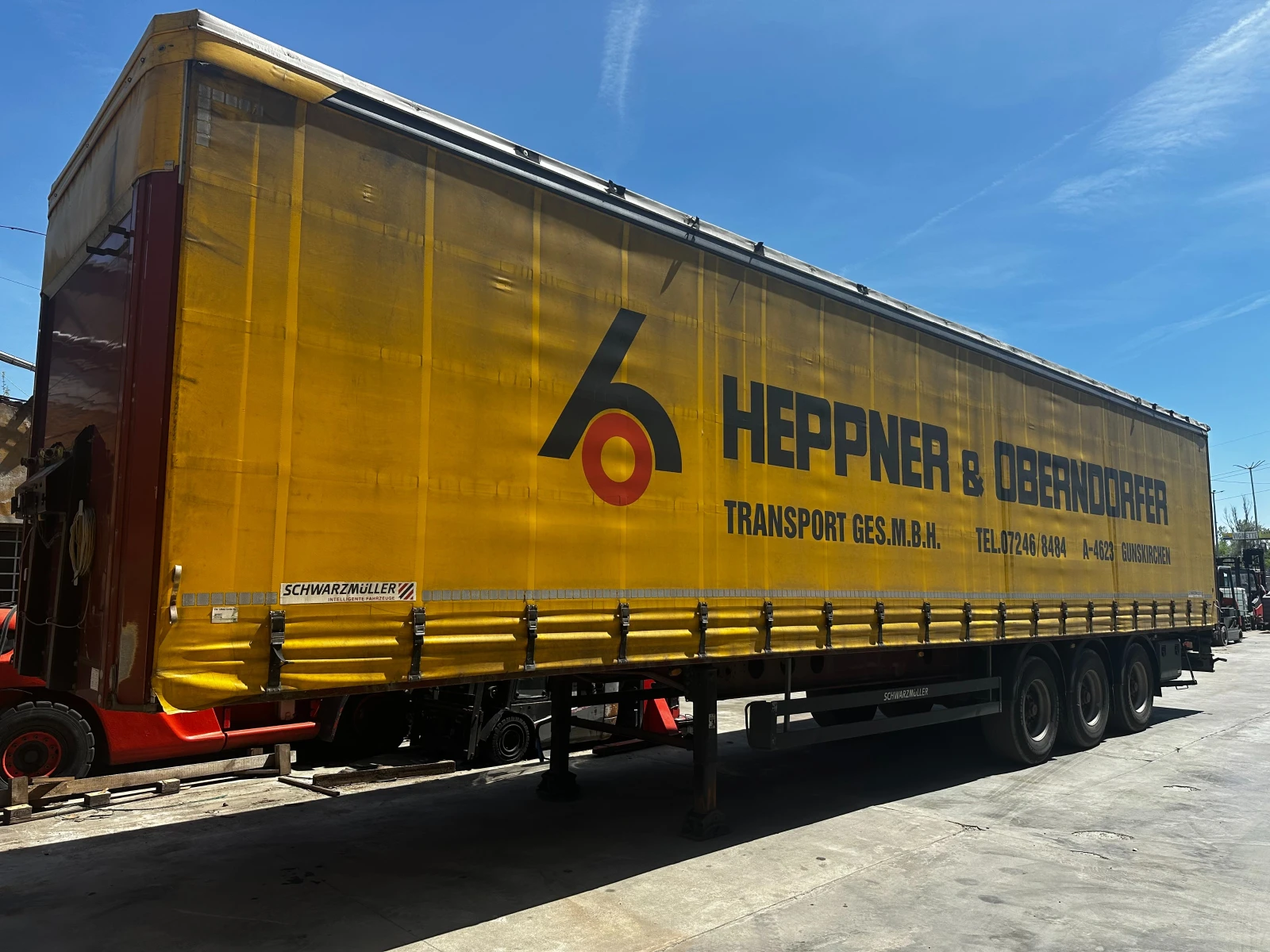 Полуремарке Schwarzmuller W-Serie