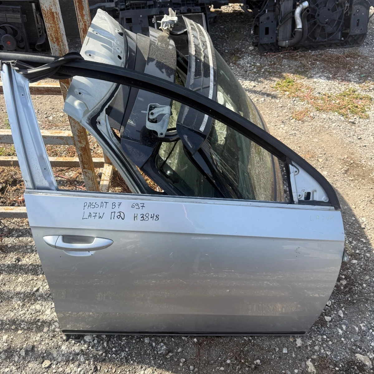 Предна дясна врата за VW Passat B7 боя LA7W dqsna vrata-3848