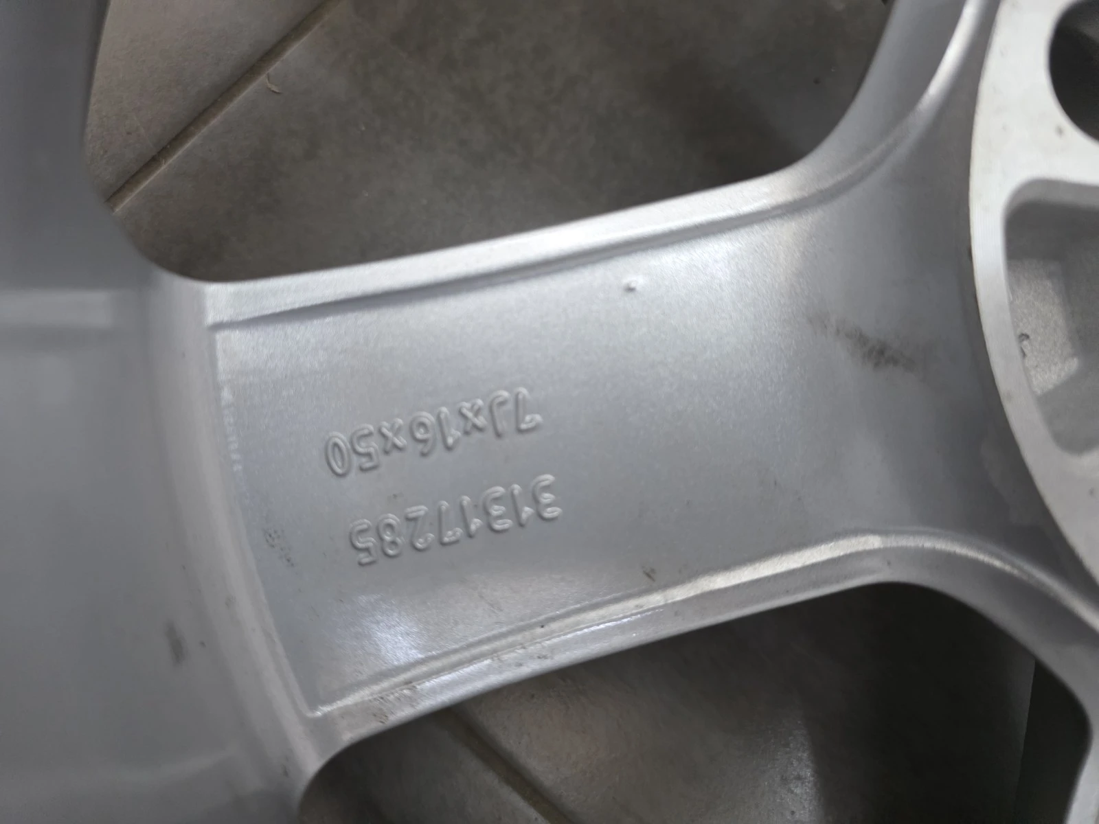 Джанти за Volvo, снимка 12 - Гуми и джанти - 56718340