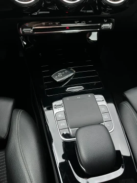 Mercedes-Benz A 180 * Нави* Камера* Асистенти, снимка 10