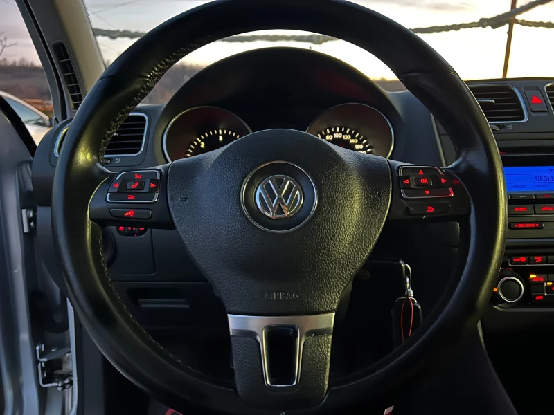 VW Golf 2.0 TDI 110ps. СОБСТВЕН ЛИЗИНГ / БАРТЕР, снимка 10 - Автомобили и джипове - 48395663