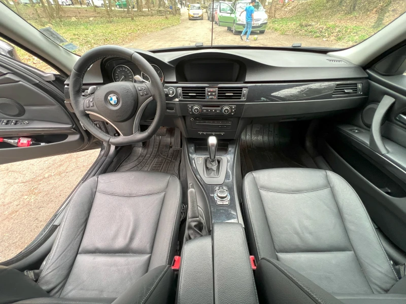 BMW 330 xDrive, снимка 15 - Автомобили и джипове - 49522679