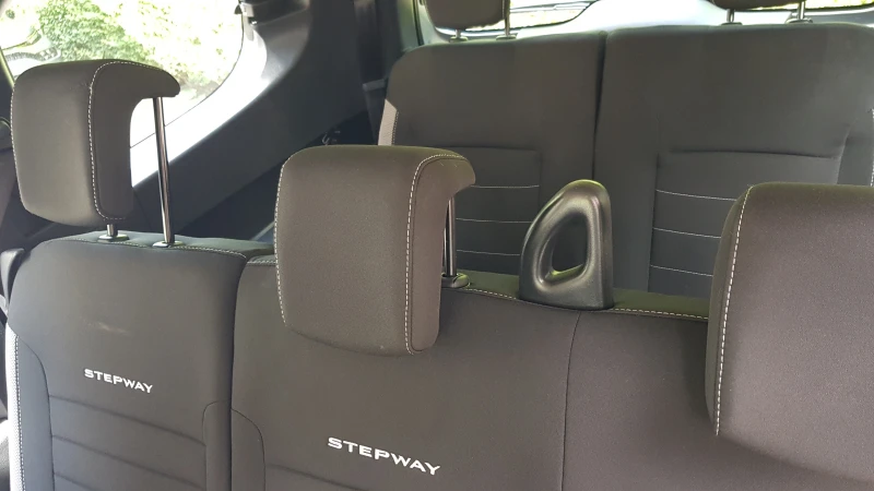 Dacia Lodgy steplay 1.3TCE 130p.s, снимка 8 - Автомобили и джипове - 51657746