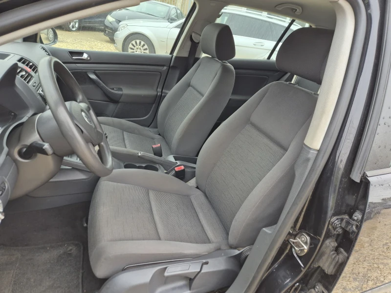 VW Golf 1.6, снимка 11 - Автомобили и джипове - 51997612