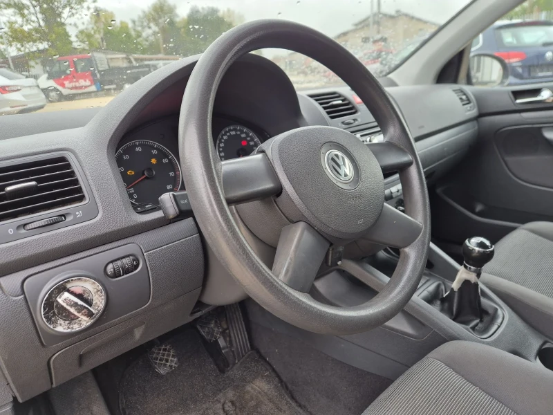 VW Golf 1.6, снимка 10 - Автомобили и джипове - 51997612