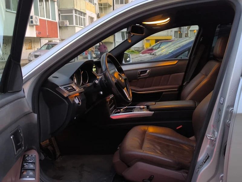 Mercedes-Benz E 200, снимка 8 - Автомобили и джипове - 52616888