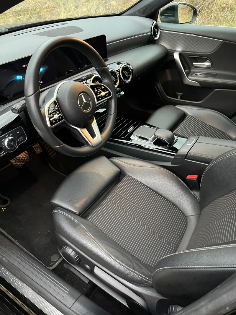 Mercedes-Benz A 180 * Нави* Камера* Асистенти, снимка 7 - Автомобили и джипове - 52677385