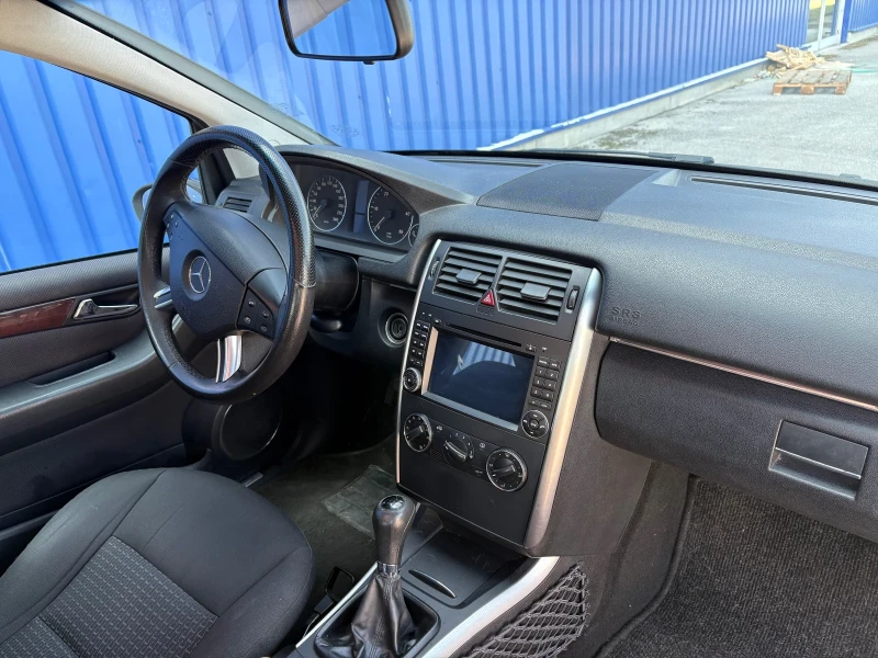 Mercedes-Benz B 200 2.0D * NAVI* 6 скорости, снимка 11 - Автомобили и джипове - 52804201
