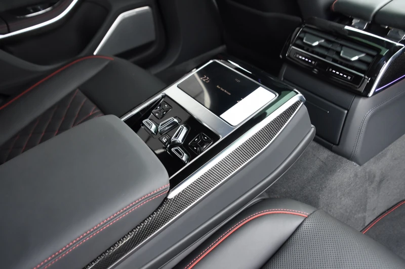Audi S8, снимка 11 - Автомобили и джипове - 52920665
