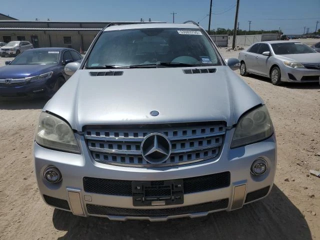 Mercedes-Benz ML 550 4MATIC - изображение 3