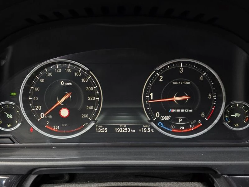 BMW 520 520d xDrive M Aero Dynamic| 190к.с.| ВКЛ.ТЕХНОТЕСТ, снимка 8 - Автомобили и джипове - 55217458