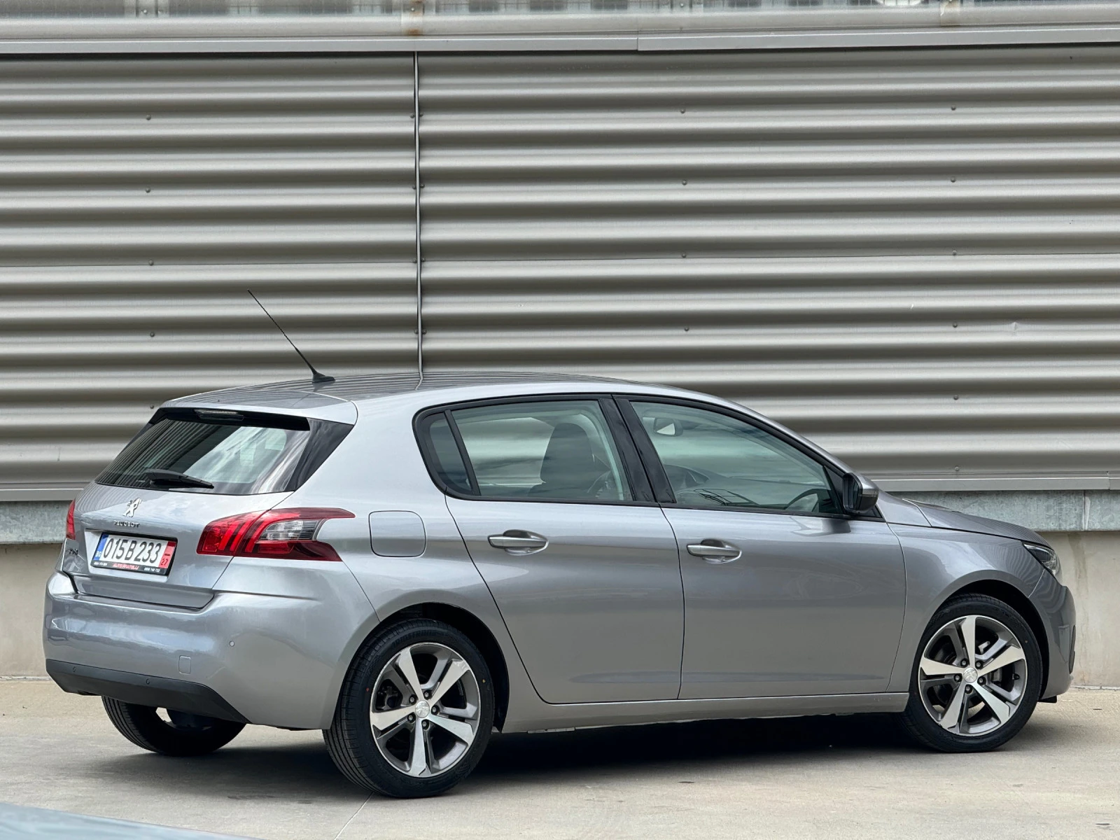 Peugeot 308 1.5 D 130 К.С. 2020 Г. 83 000 КМ. ЕВРО 6 КАТО НОВА - изображение 6