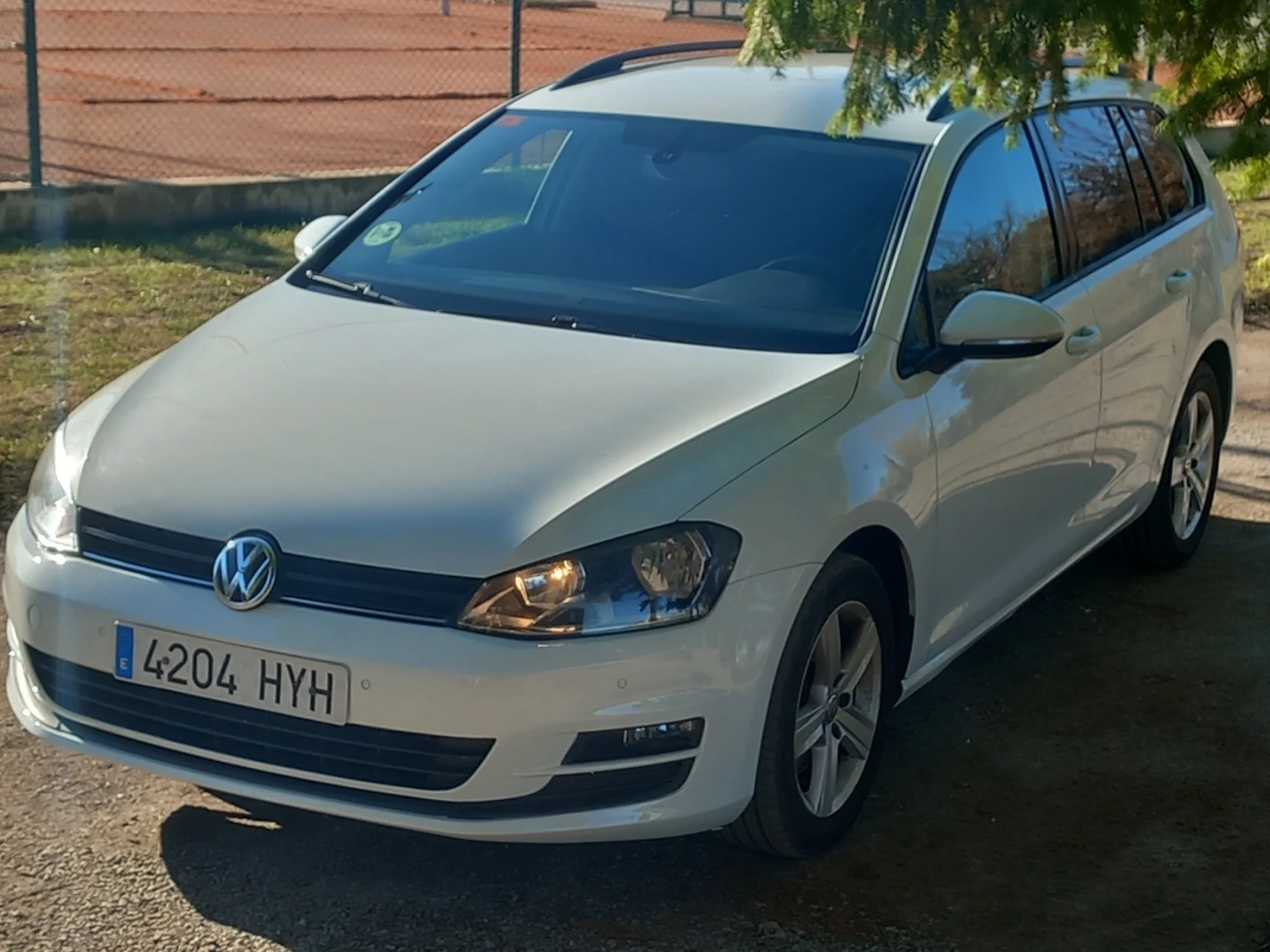 VW Golf VII1.6D АВТОМАТ - [1] 