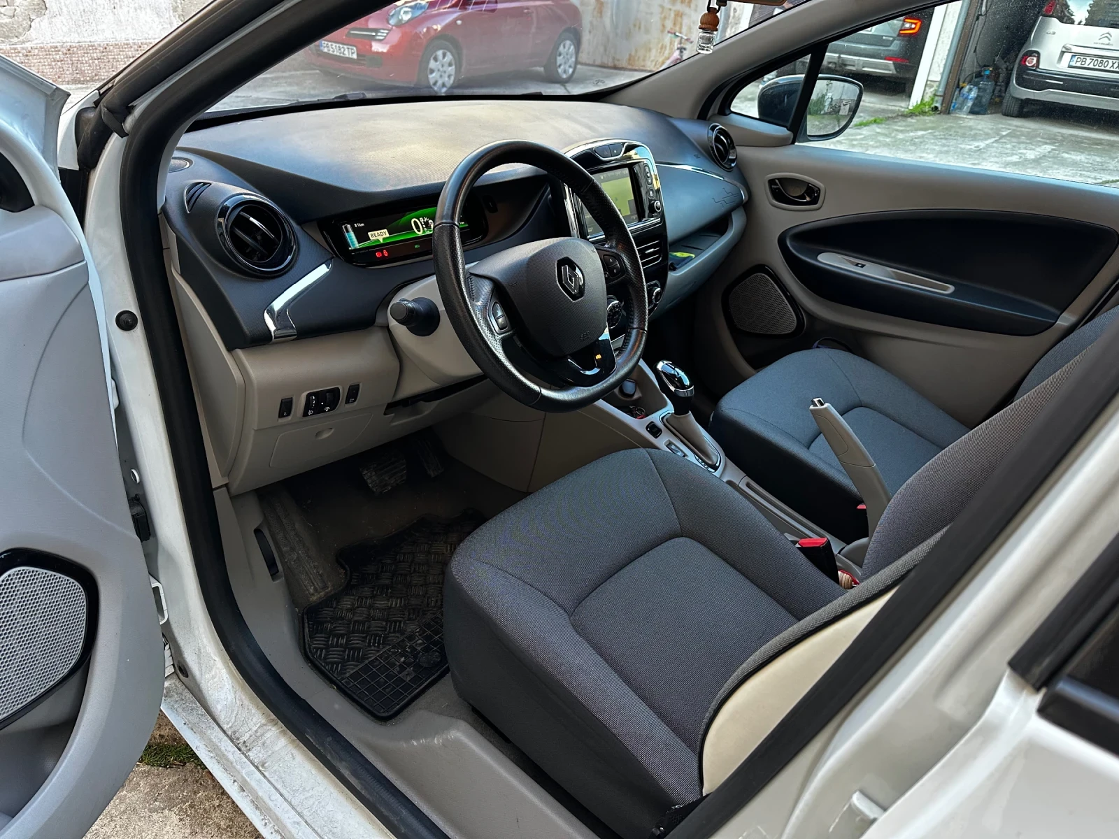 Renault Zoe  - изображение 5
