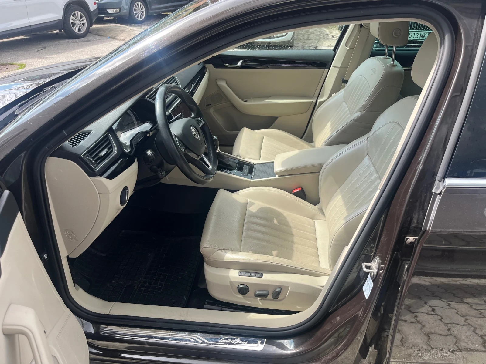 Skoda Superb 2.0TDI 7DSG 4X4 - изображение 4