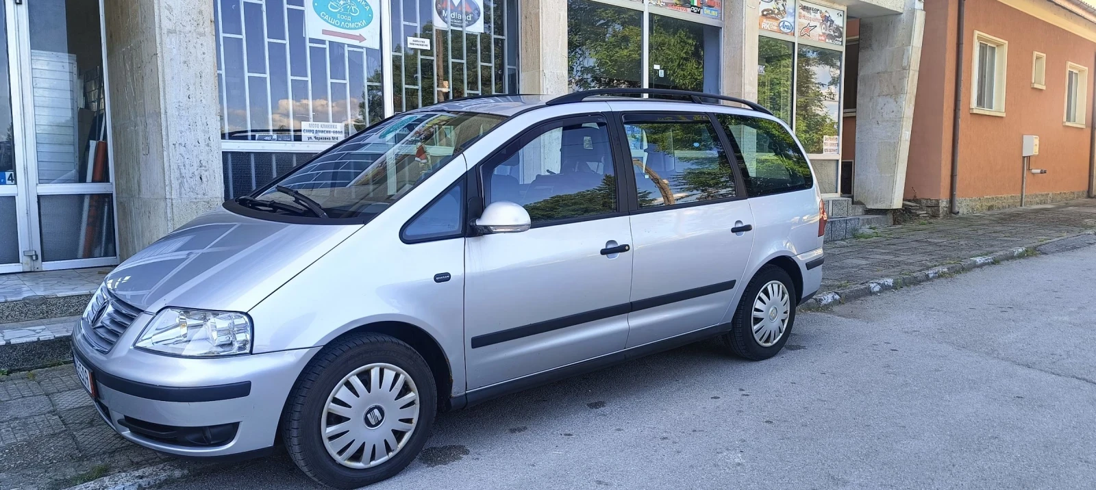 VW Sharan 2.0TDi 140k 5+ 1 - изображение 5