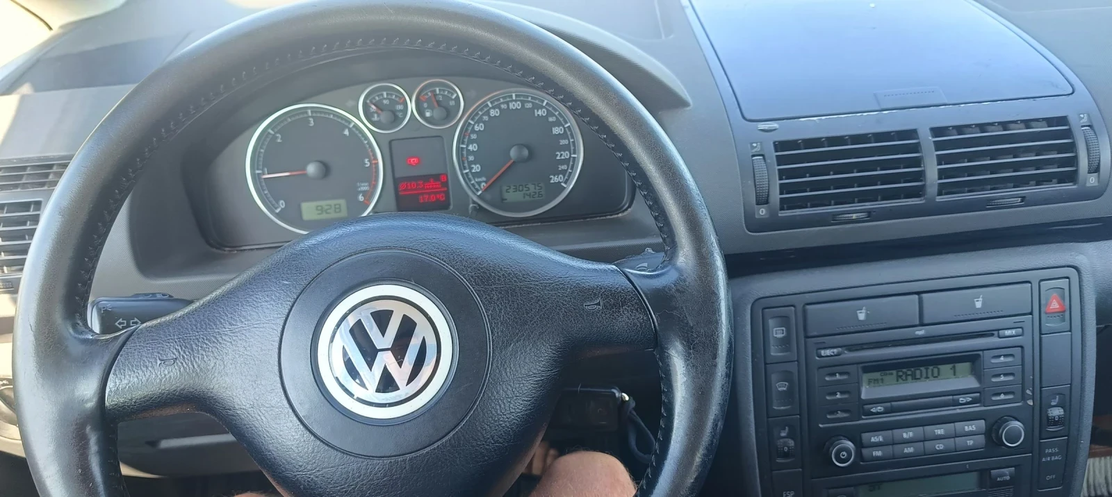 VW Sharan 2.0TDi 140k 5+ 1 - изображение 10