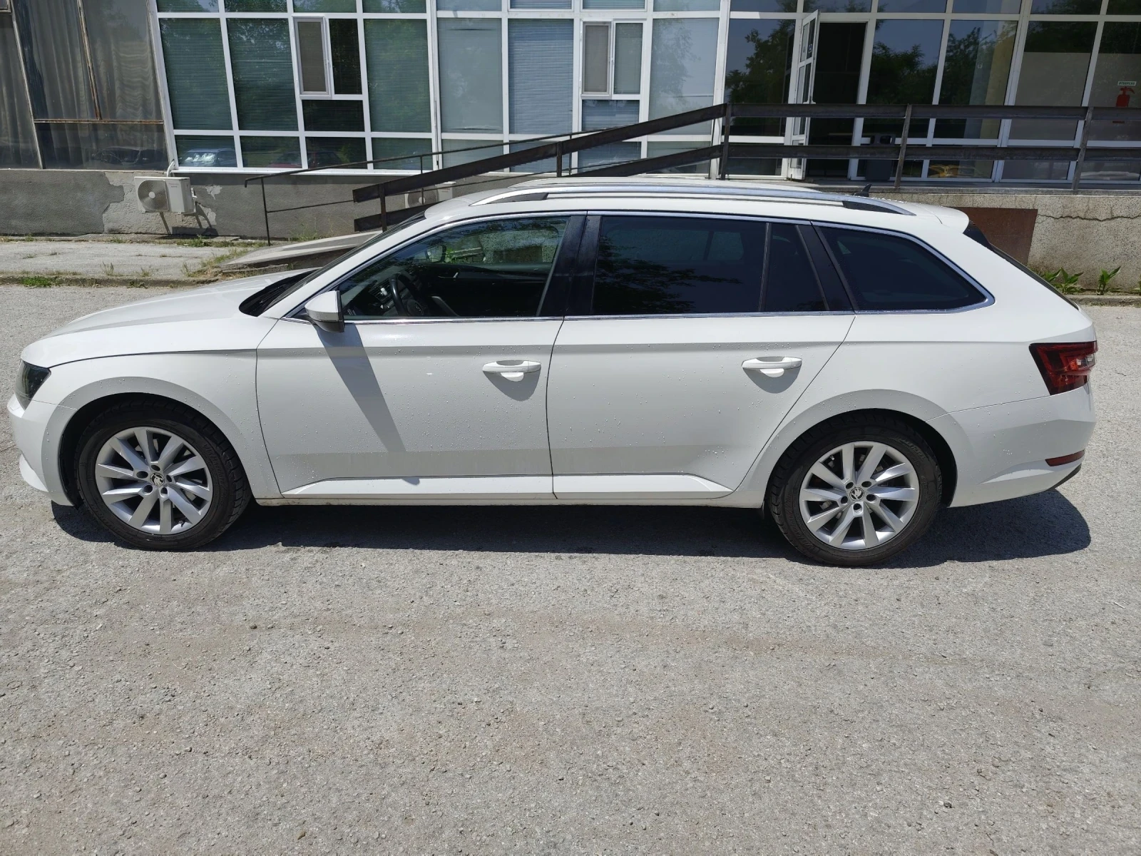 Skoda Superb 2.0 TDI - изображение 3