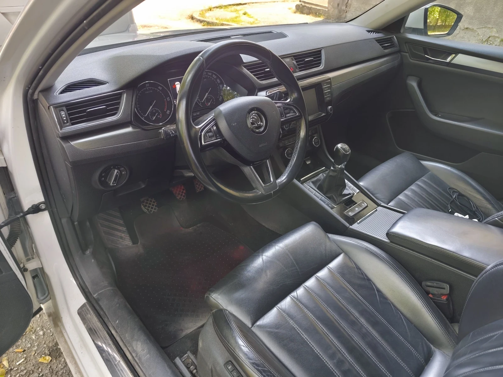 Skoda Superb 2.0 TDI - изображение 7