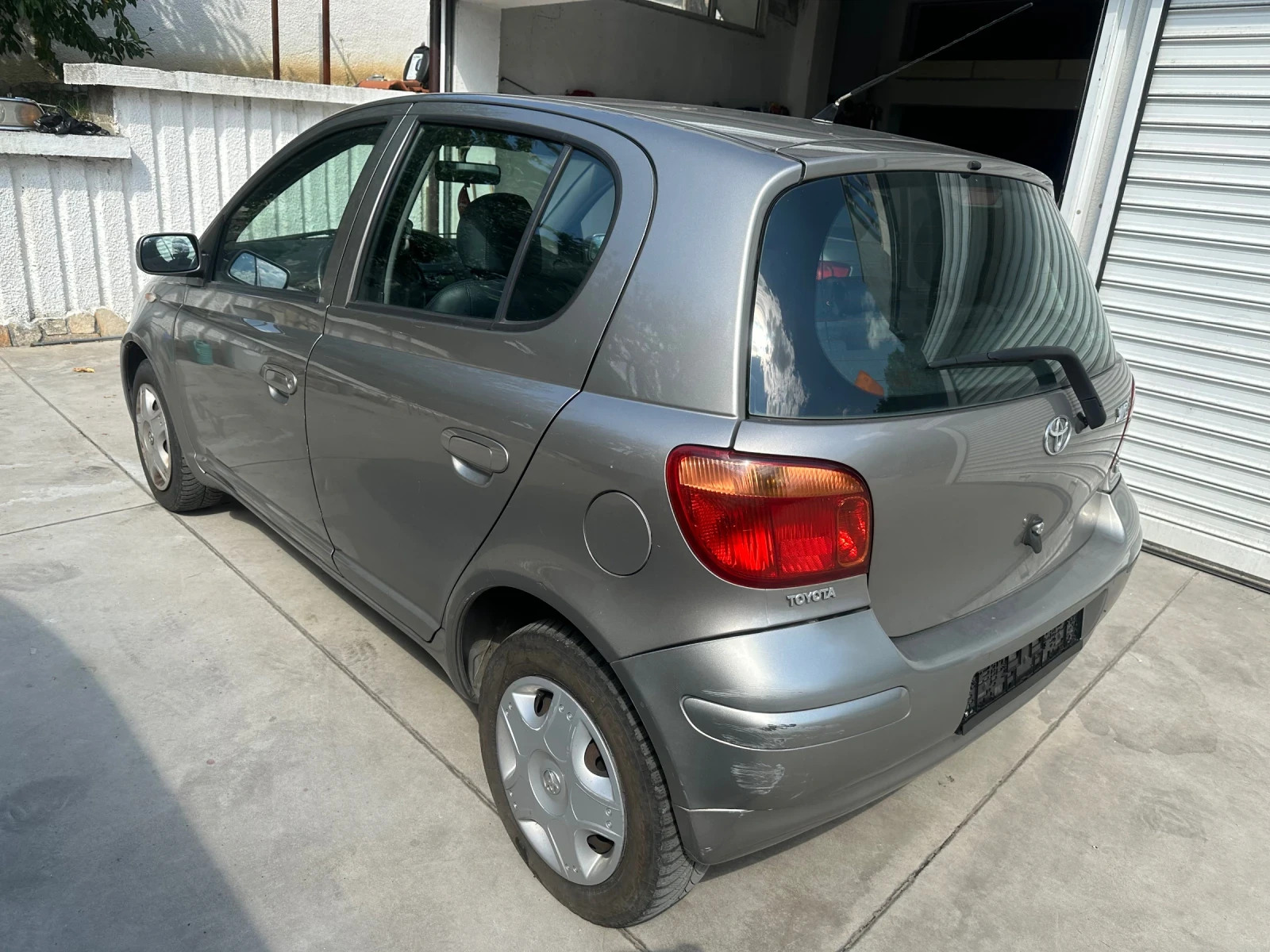 Toyota Yaris 1.0VVT-i* Кожа* Климатик* 102 000км.*  - изображение 2