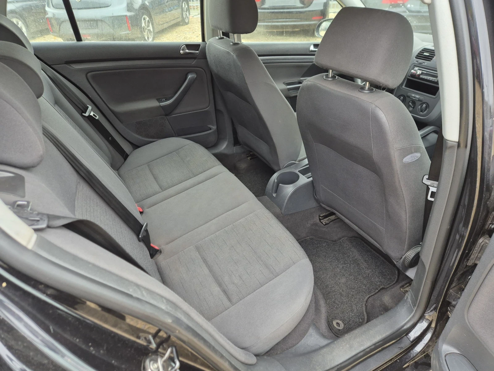 VW Golf 1.6 - изображение 7