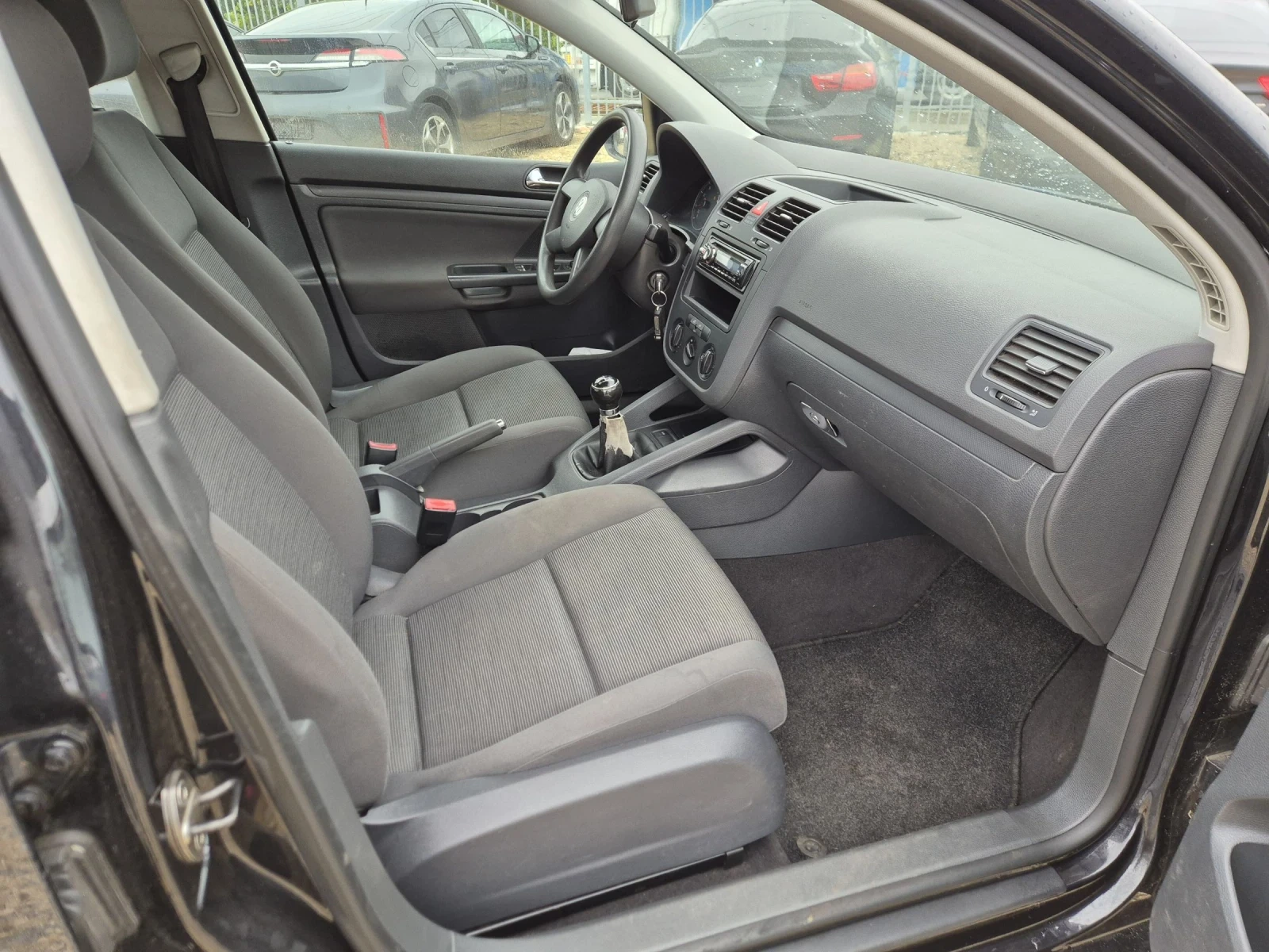 VW Golf 1.6 - изображение 6