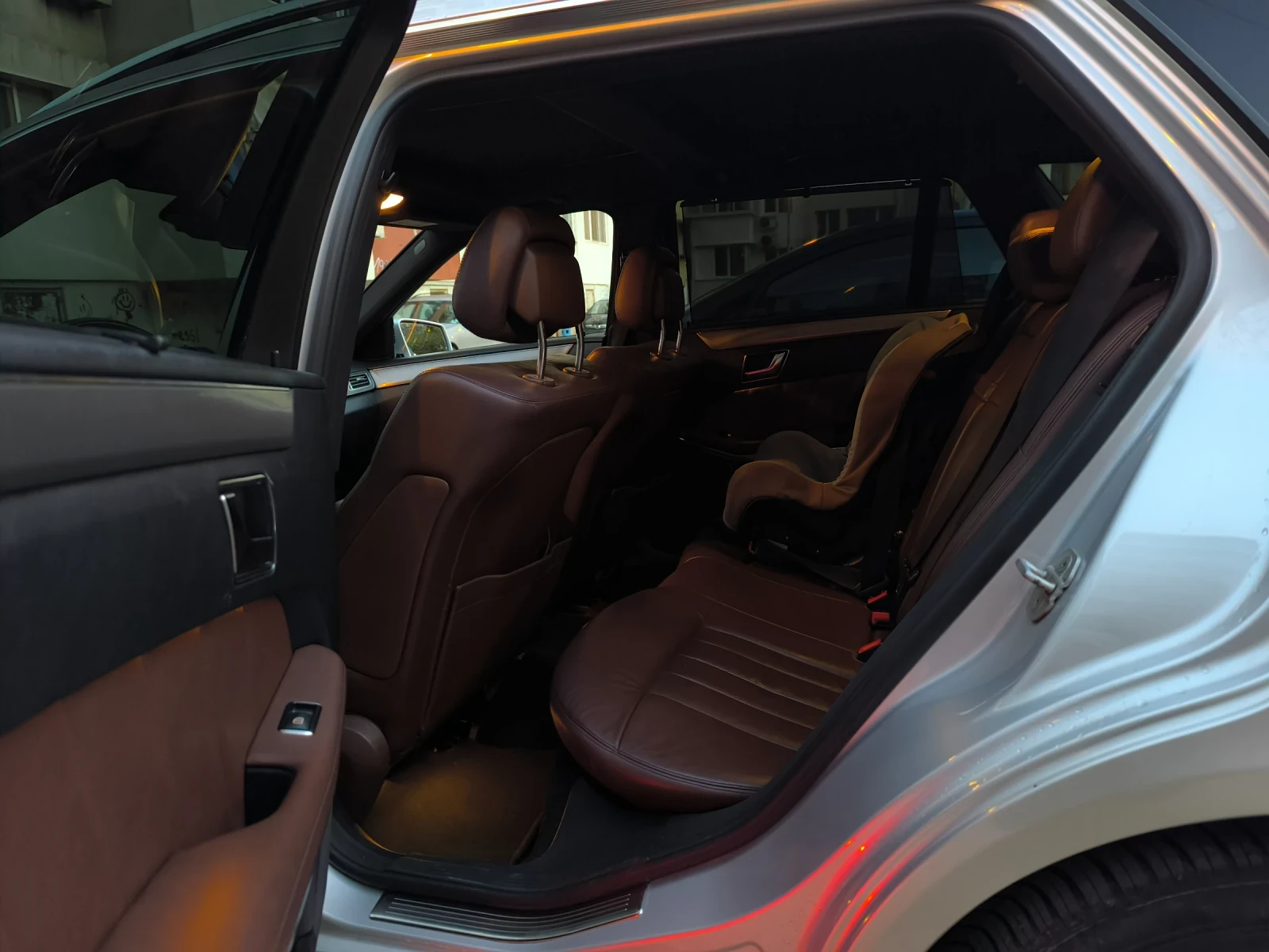 Mercedes-Benz E 200  - изображение 9