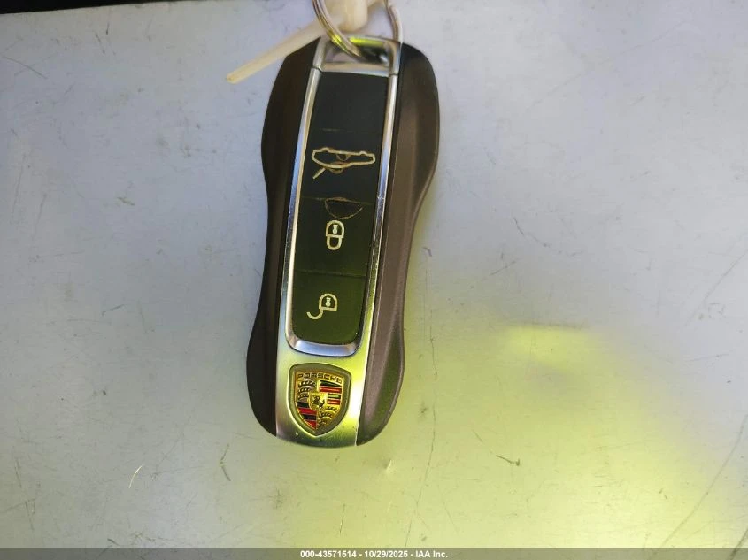 Porsche Panamera * PANAMERA 4*  - изображение 8