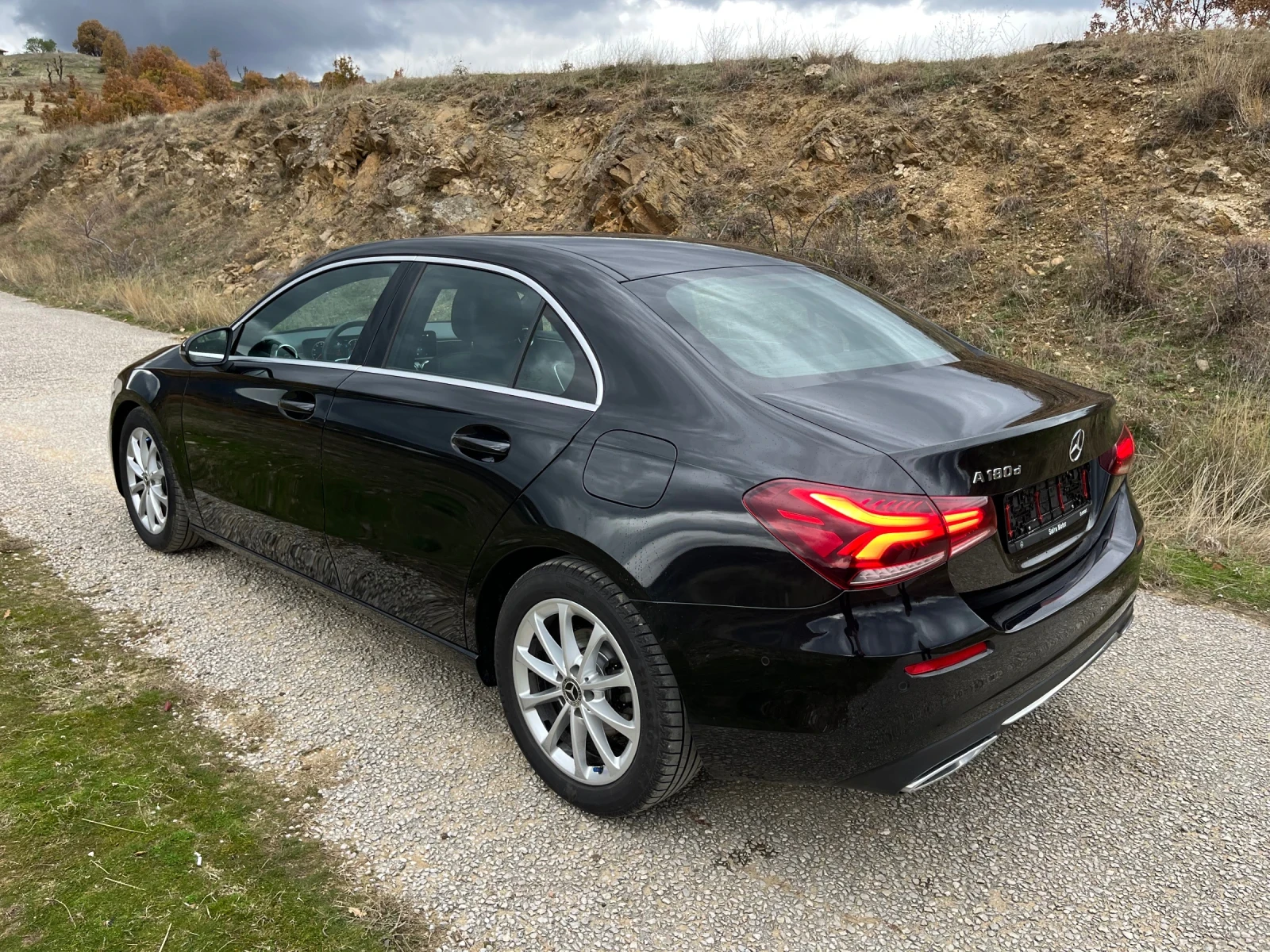 Mercedes-Benz A 180 * Нави* Камера* Асистенти - изображение 5