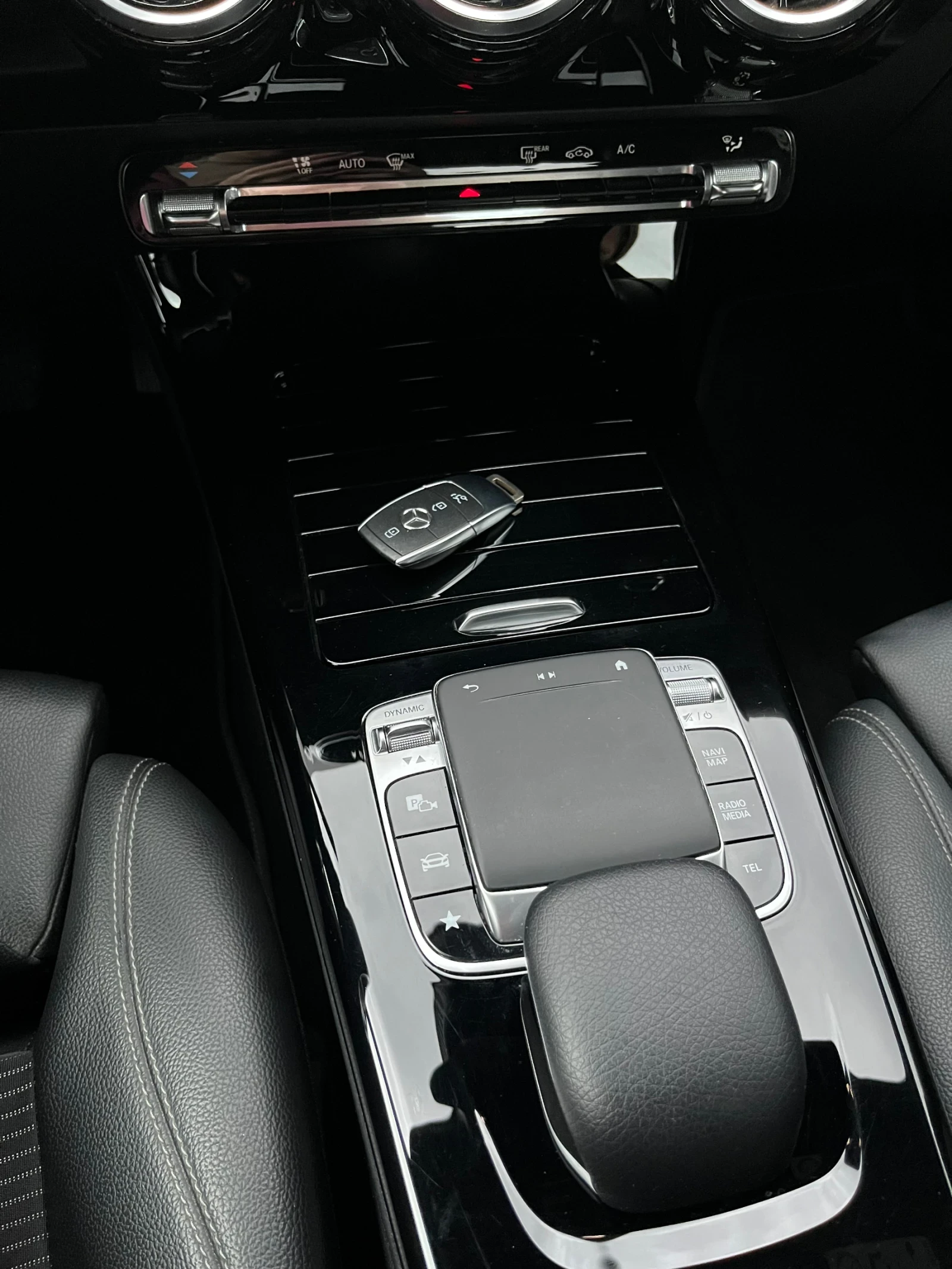 Mercedes-Benz A 180 * Нави* Камера* Асистенти - изображение 10