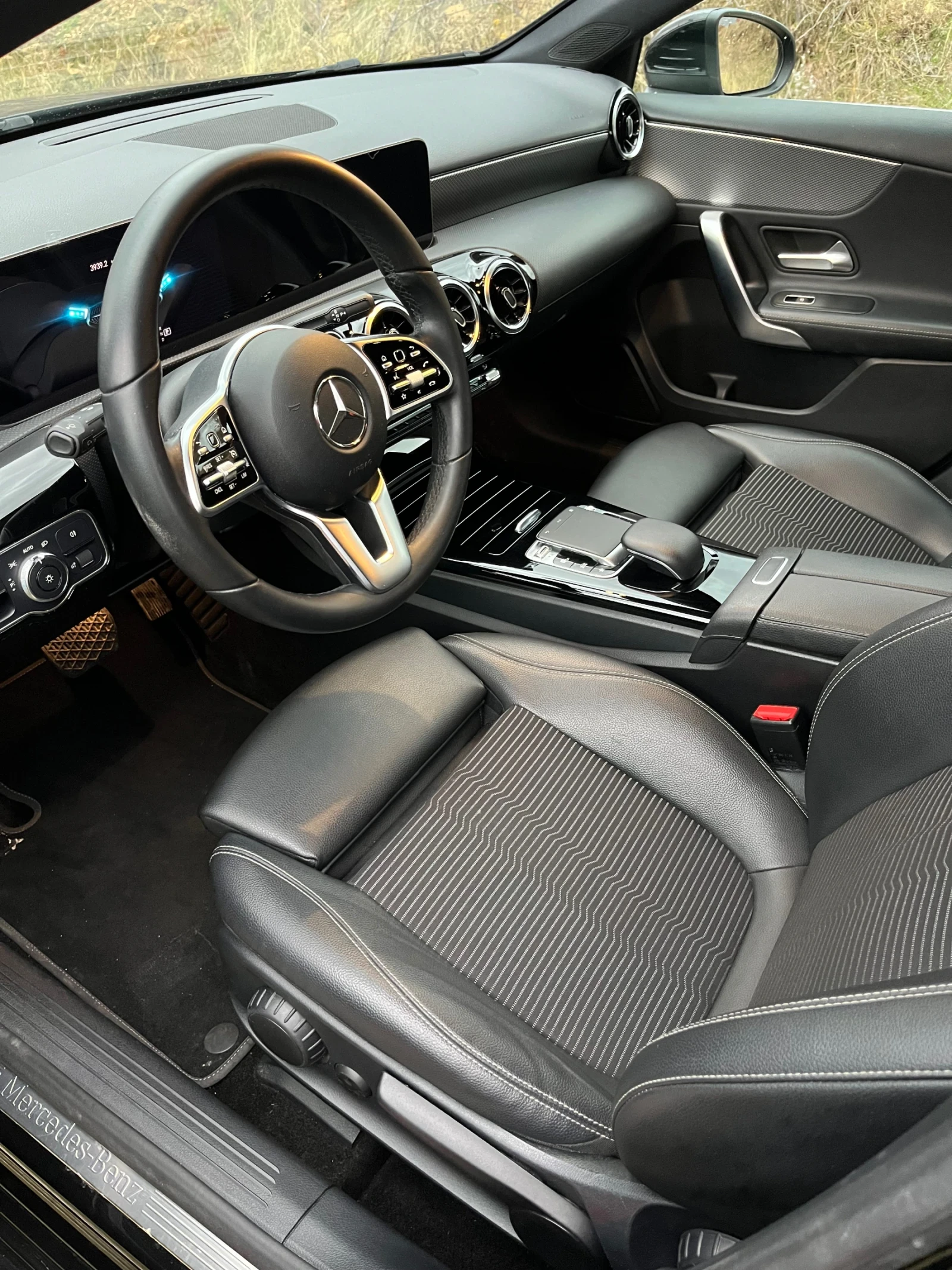 Mercedes-Benz A 180 * Нави* Камера* Асистенти - изображение 7