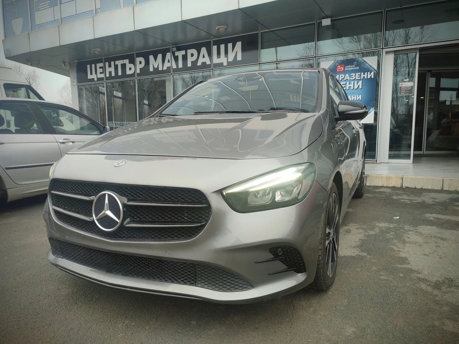 Mercedes-Benz B 200 Sport-Digital-Ambient-Full Led