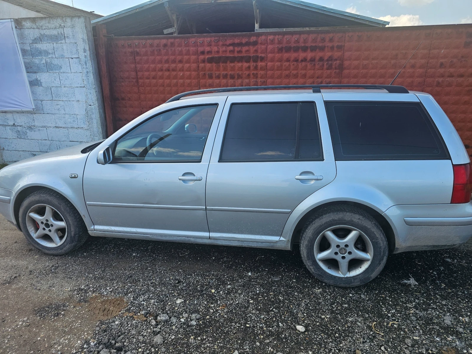 VW Golf 1.9 90к.с., снимка 2 - Автомобили и джипове - 54210779
