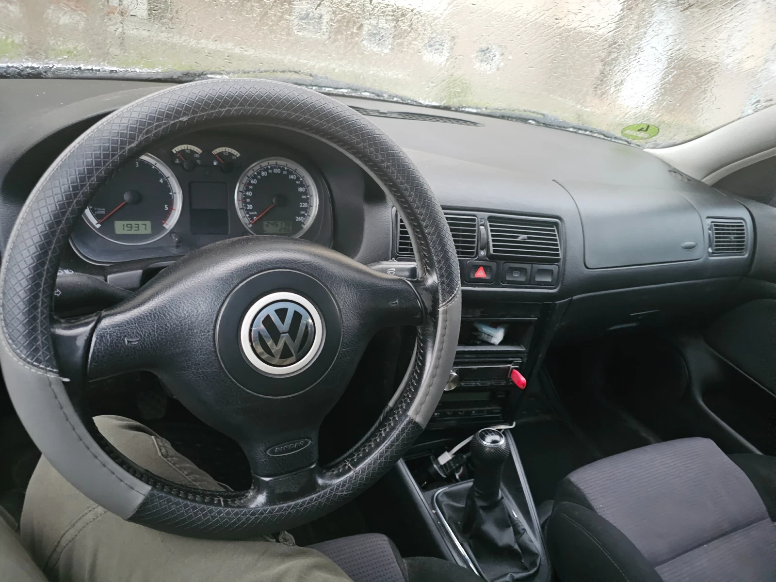 VW Golf 1.9 90к.с., снимка 6 - Автомобили и джипове - 54210779